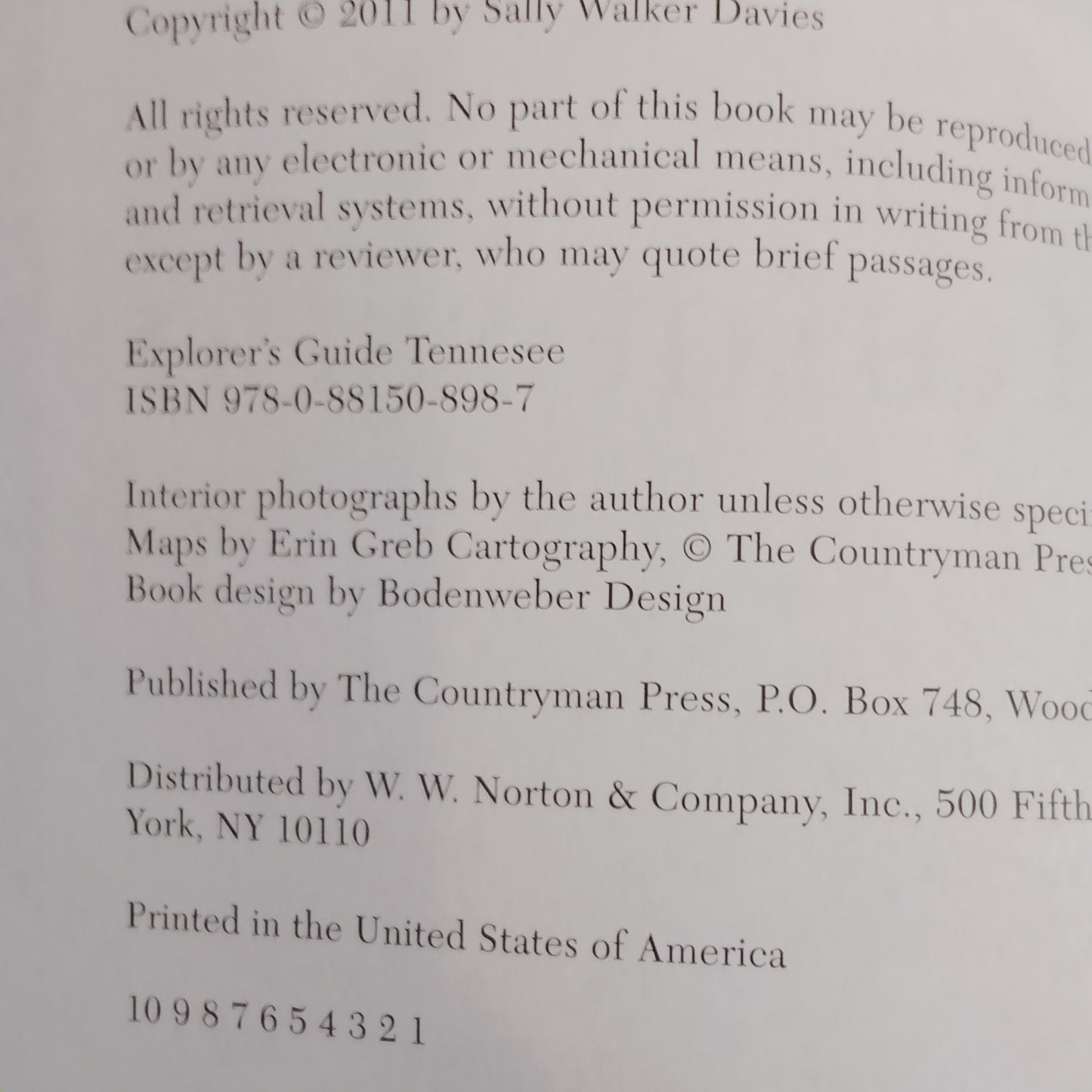 An Explorer's Guide Tennessee - Sally Walker Davies 1st Edition Paperback