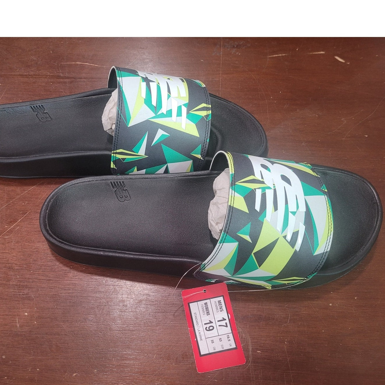 New Balance DynaSoft 200 V2 Slide, Black/Thirty Watt Unisex M17/W19 Sport Sandal