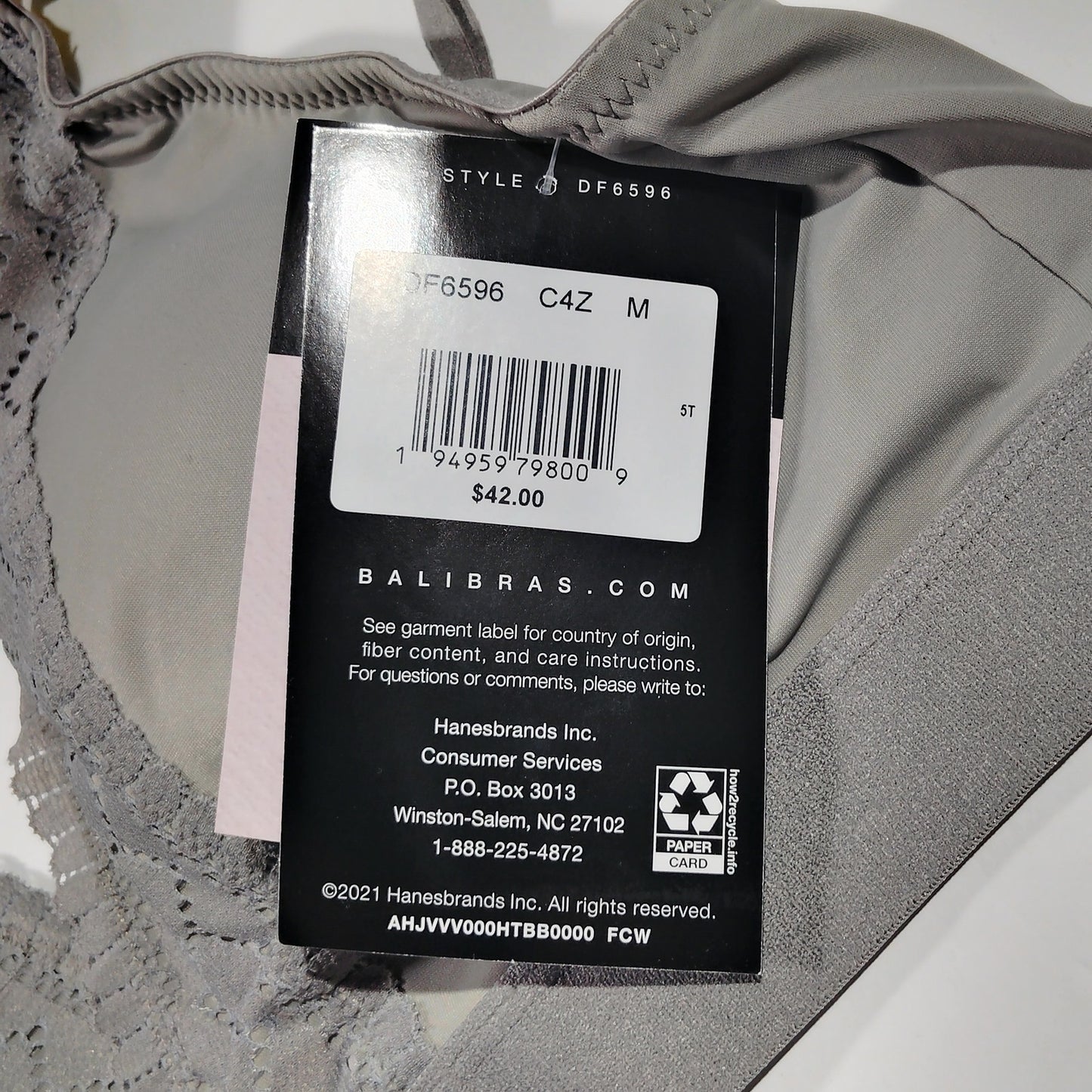 Bali Comfort Revolution Lace V-Neck Bralette – Morning Fog – Size M – Wireless