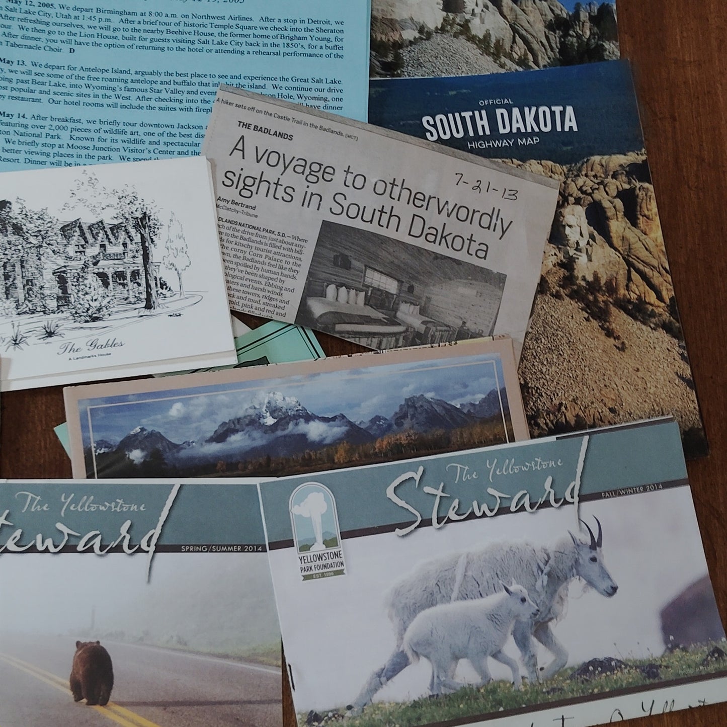 Vintage 2005 Wyoming South Dakota Utah Travel Ephemera Lot Maps Guides Magazines