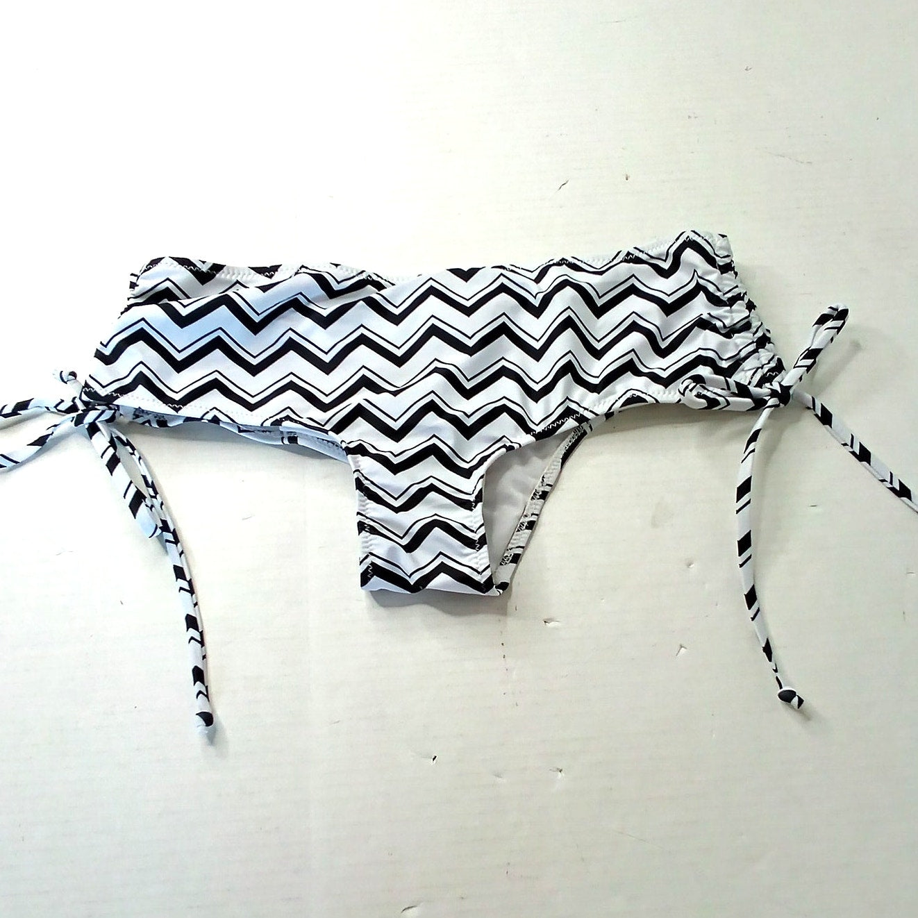 Upopby Zigzag Striped Bikini Bottoms Side Tie Chevron Print Women’s Small