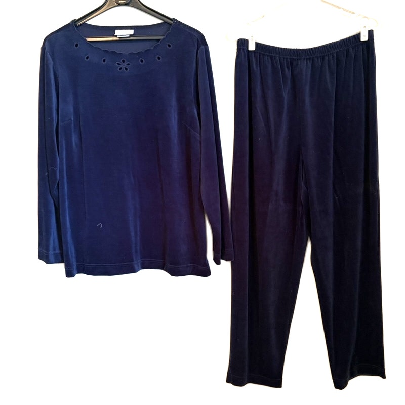 Blair Navy 2-Piece Long Sleeve Top & Pants Set Size L Embroidered Lounge