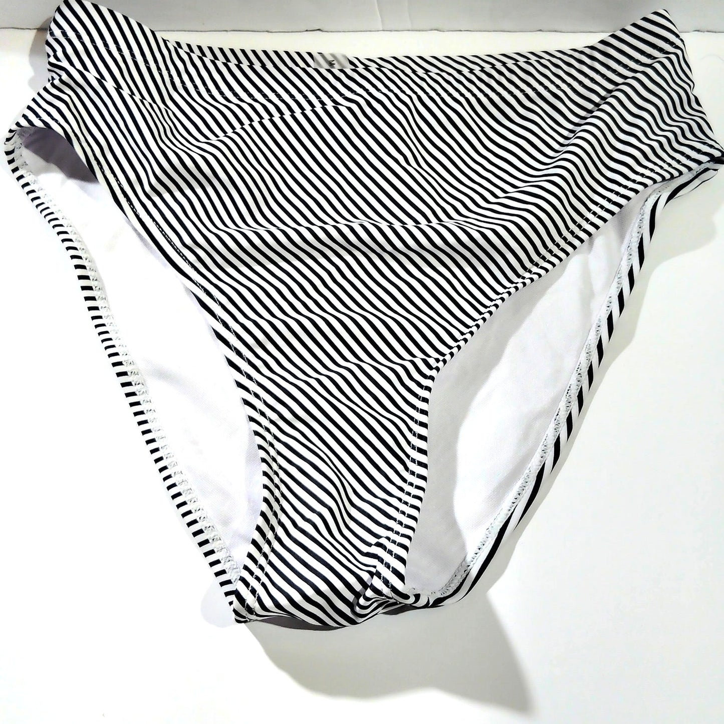 High‑Waisted Bikini Bottoms – Black/White Striped – MD Waist: 28"–29" – NWOT