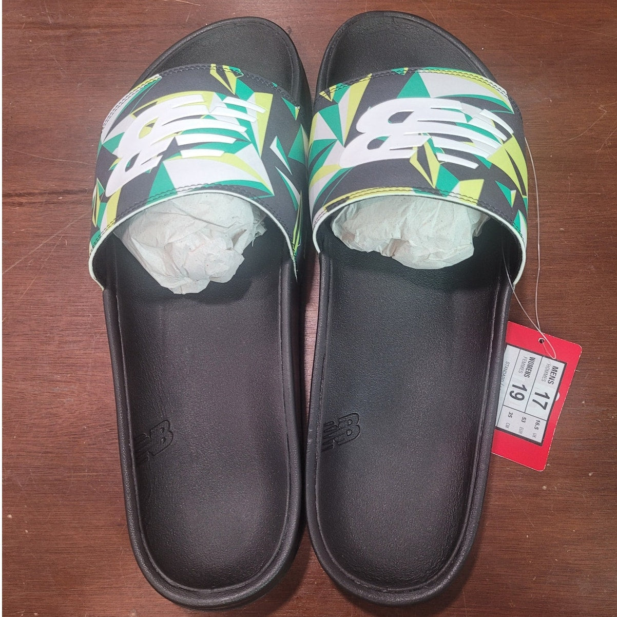 New Balance DynaSoft 200 V2 Slide, Black/Thirty Watt Unisex M17/W19 Sport Sandal