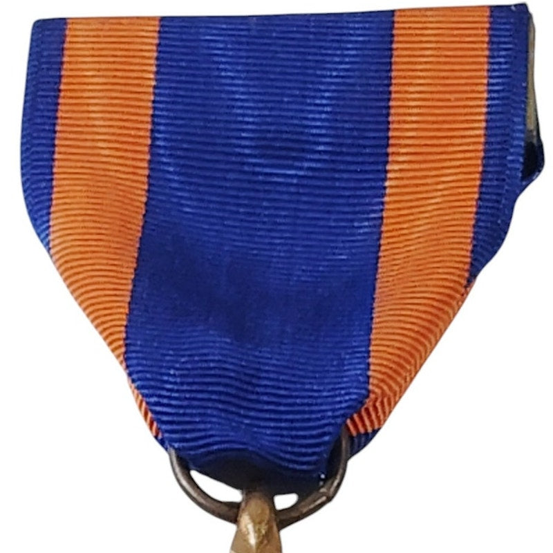 Air Medal (For Meritorious Achievement) Pinback, 1-5/8"D x 3-3/4"H Overall