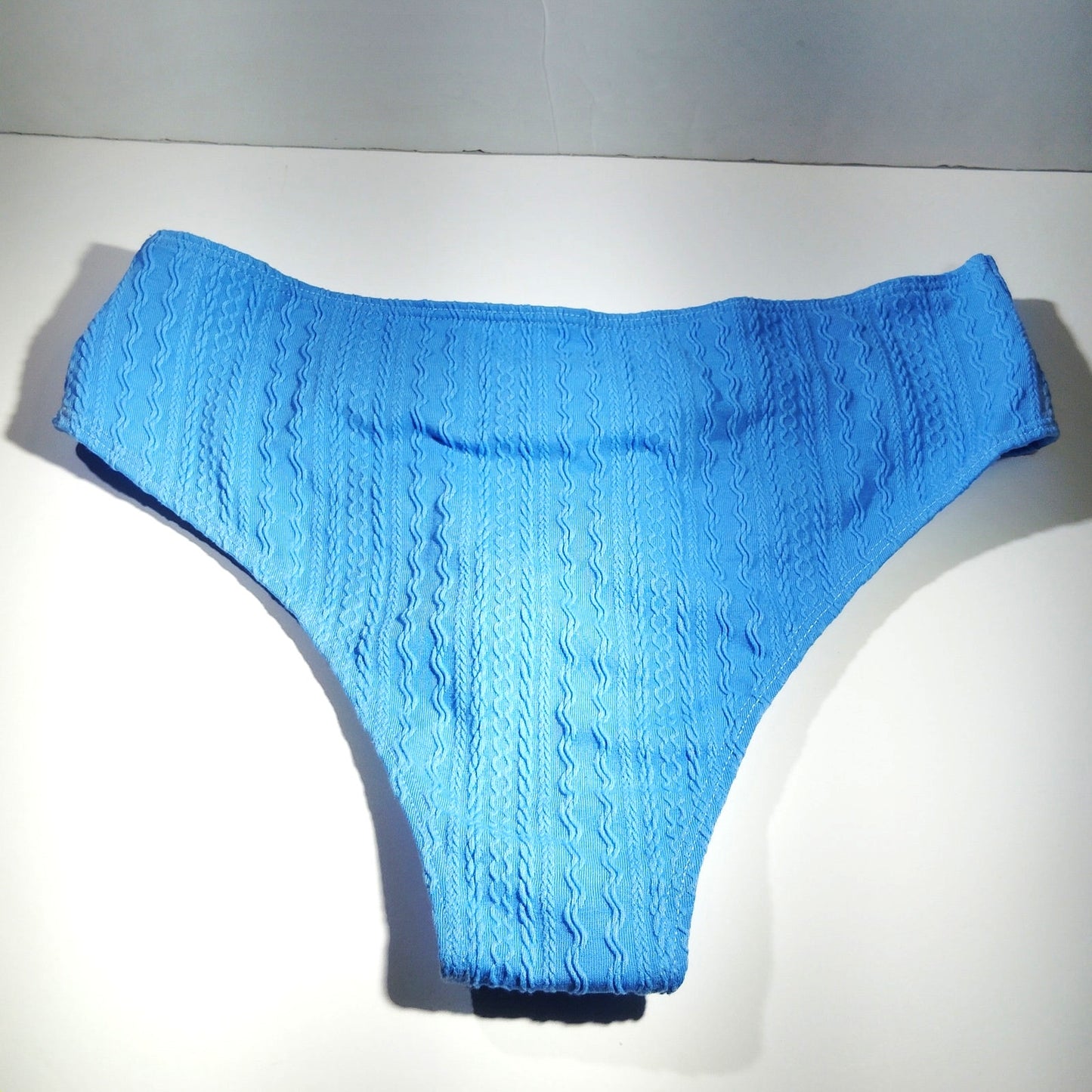 Women’s Textured Bikini Bottoms – Blue – Size 6 (Medium) – NWOT