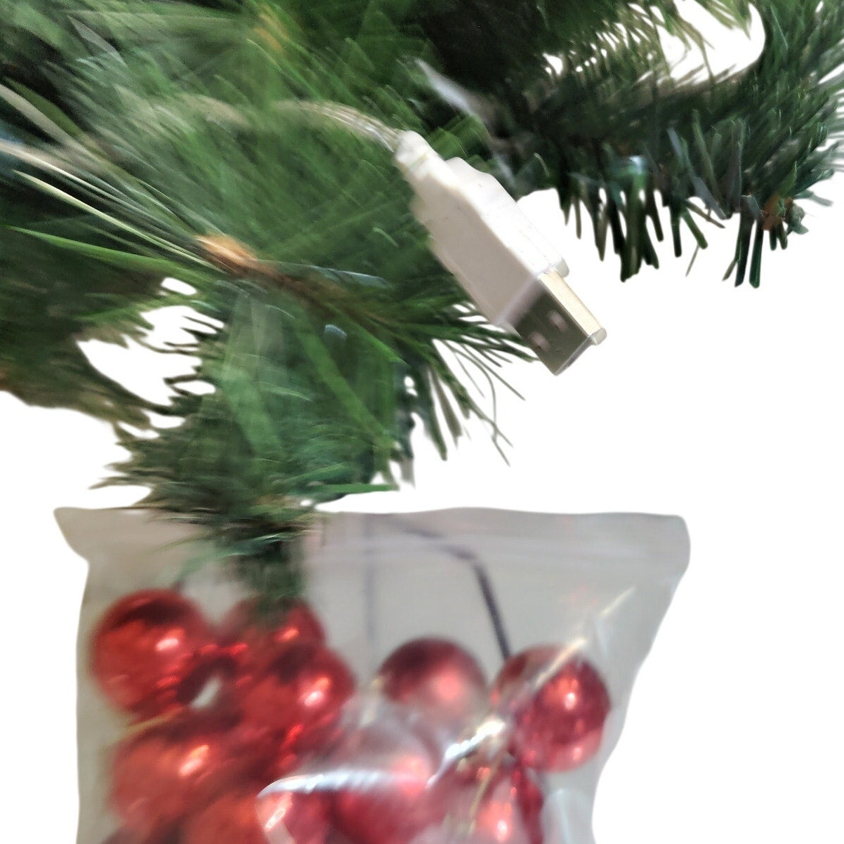 27" USB‑Powered Christmas Tree – Clear Lights – 25 Red Balls, 3" Star – 6" Stand