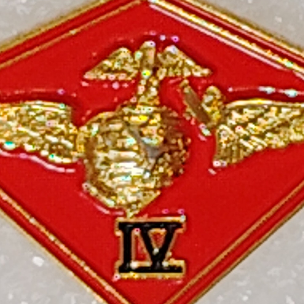 USMC 4th Marine Aircraft Wing Novelty Hat/Lapel/Brooch Pin, Enamel Metal