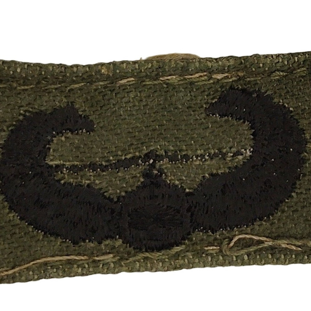 Vintage US Army Air Assault Badge Patch Subdued 2" × 1" Black on ODG Sew‑On