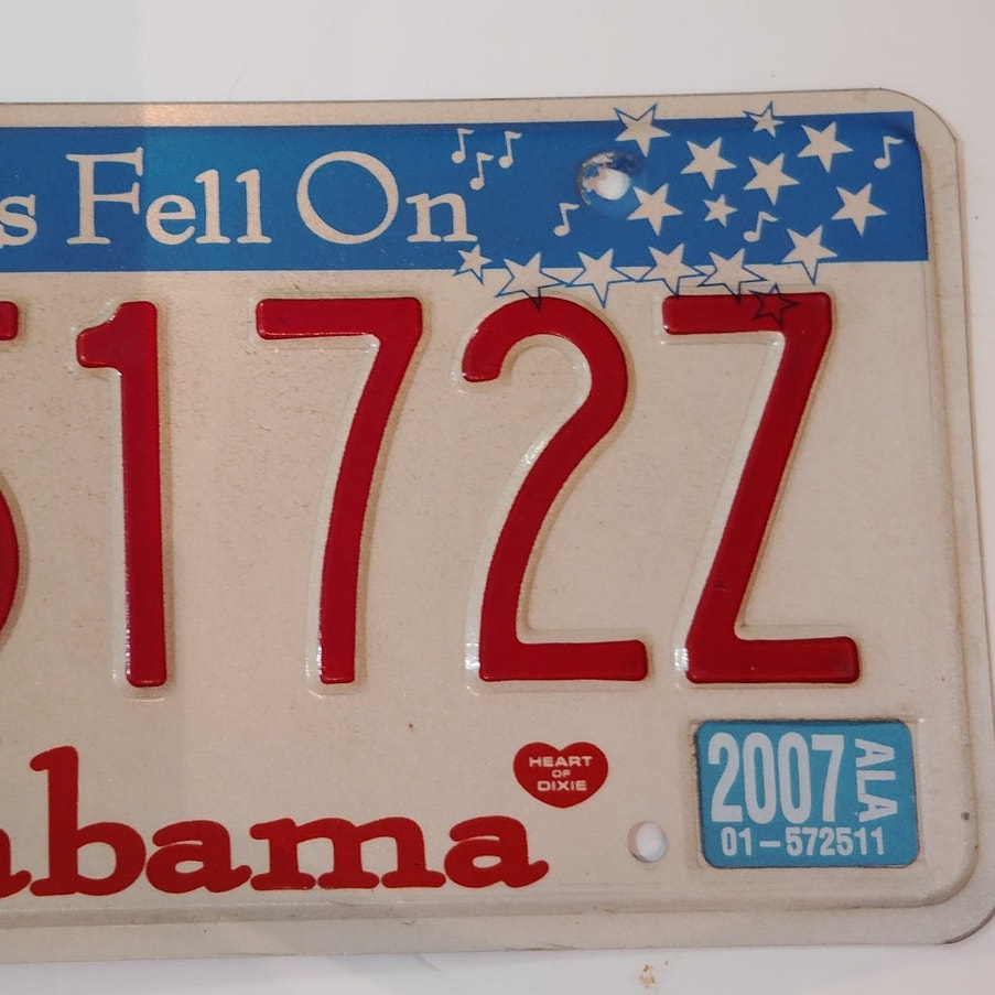 2007 Alabama "Stars Fell On" 1C5172Z Vintage License Plate - White & Red