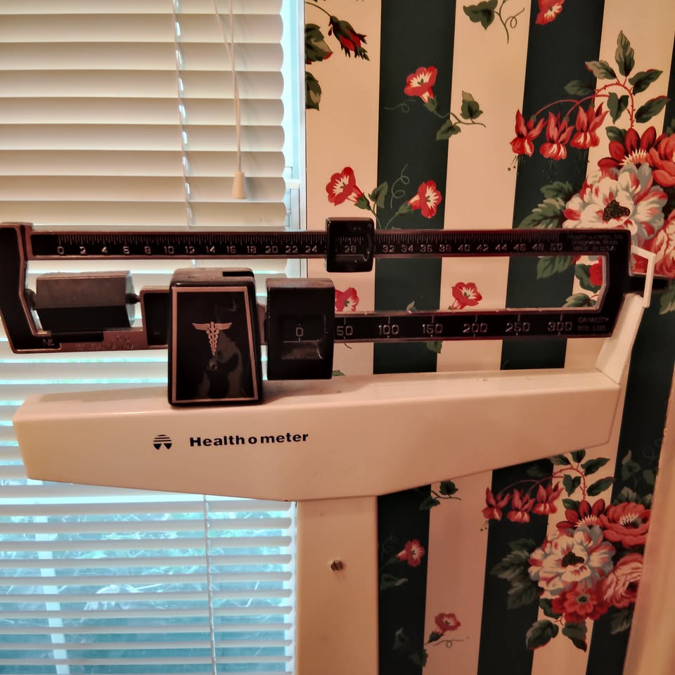 LOCAL P/UP - Health-O-Meter Mechanical Balance Beam Doctor's Scale - 350 lb Cap.