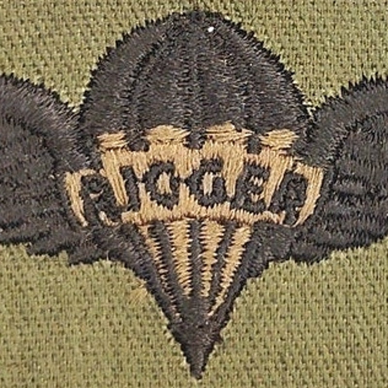 US Army Parachute Rigger Badge Patch – Subdued ODG Twill Black Embroidery Sew-On