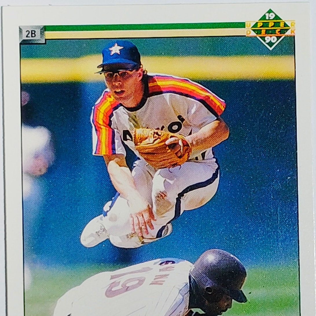 1990 Upper Deck Bill Doran #198 Houston Astros Second Base Action Shot - VG/EX