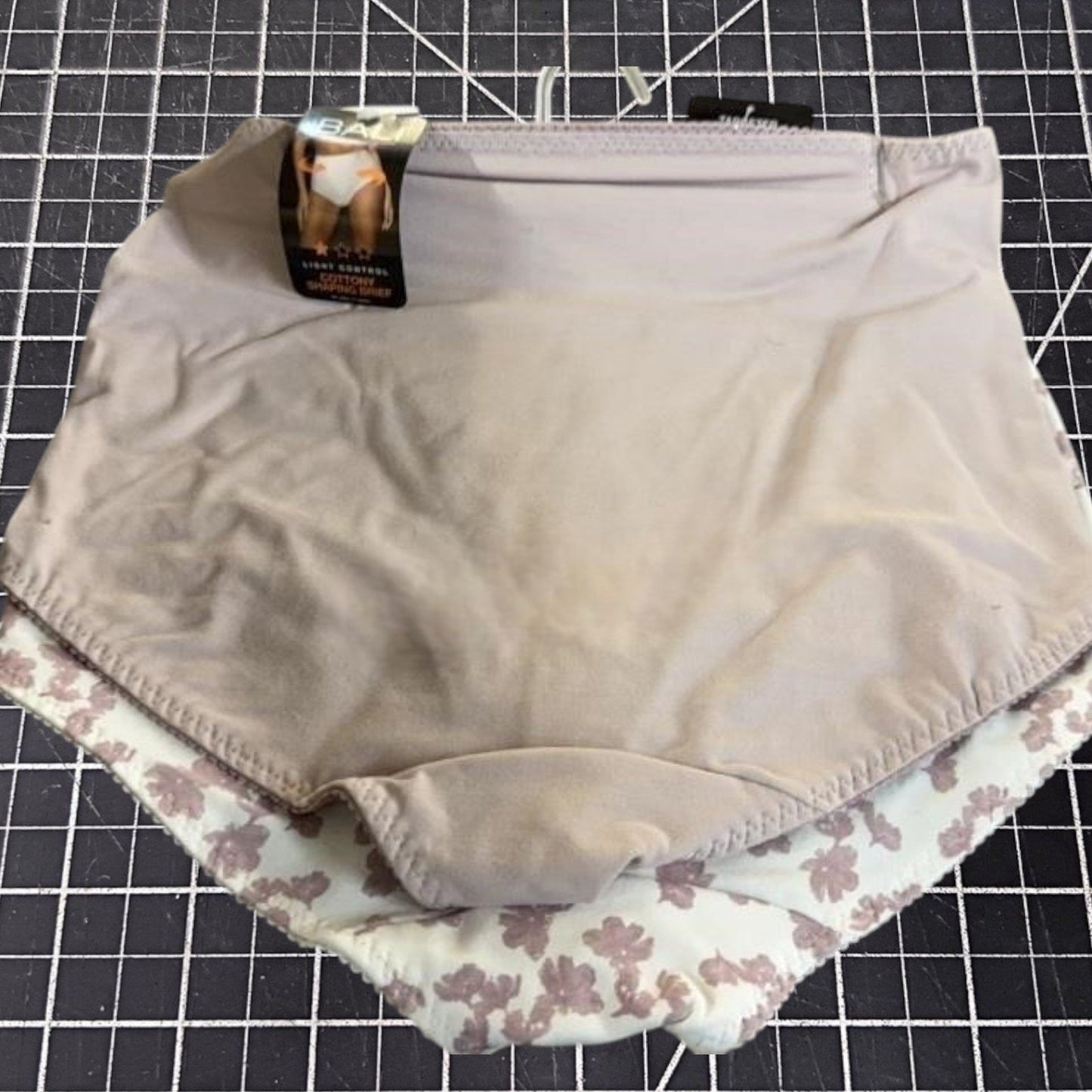 Bali X037 Light Control Stretch Cotton Brief Panty, 2 Pk, White Floral/Gloss, 2X