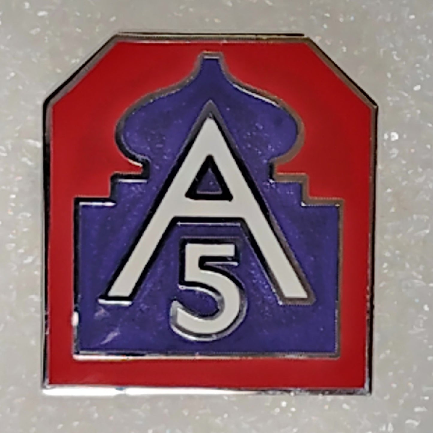 Army North (Fifth Army) Unit Crest Novelty Hat/Lapel/Brooch Pin, Enamel Metal