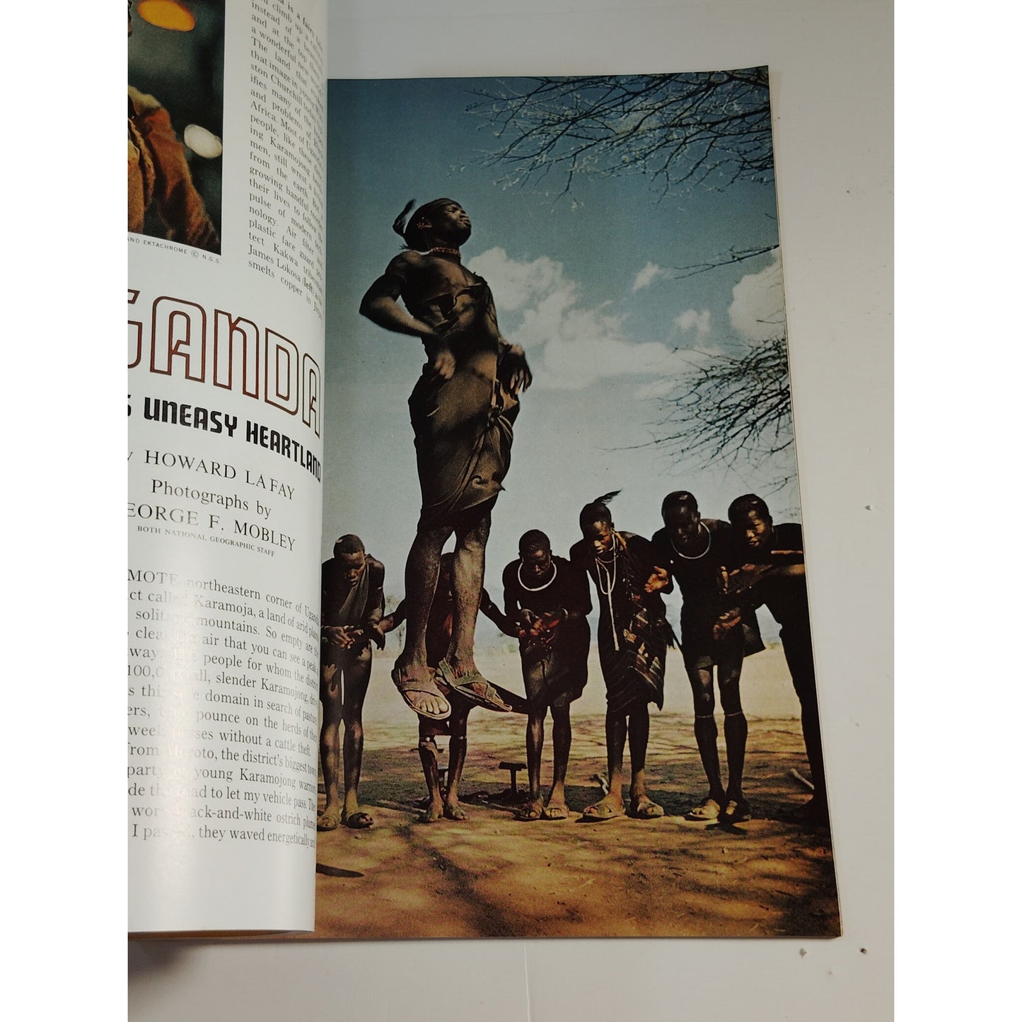 National Geographic Magazine – November 1971, Antarctica, Snow Leopards, Uganda