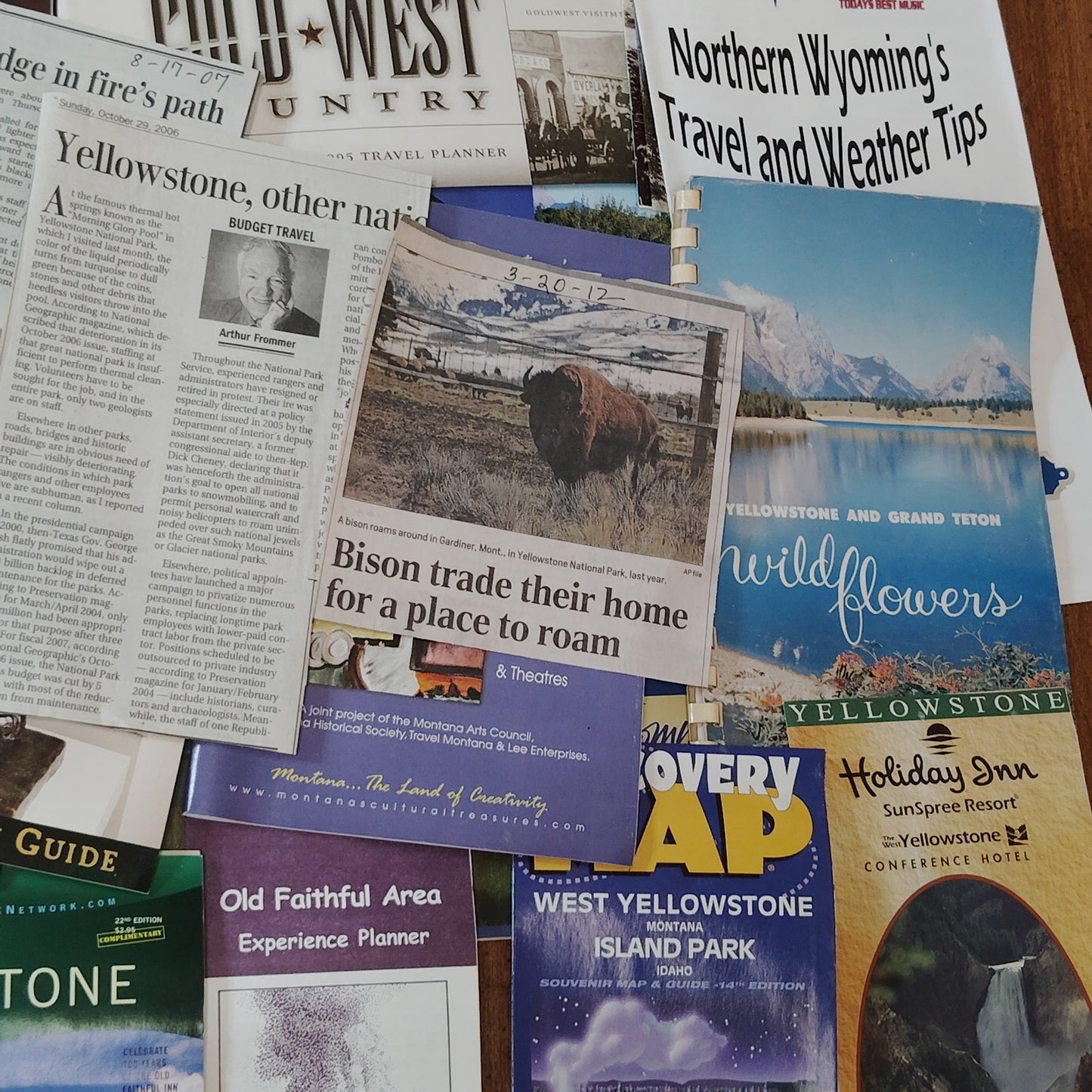 Yellowstone Ephemera Collectibles: 2005 Pre-Owned Vacation Souvenirs