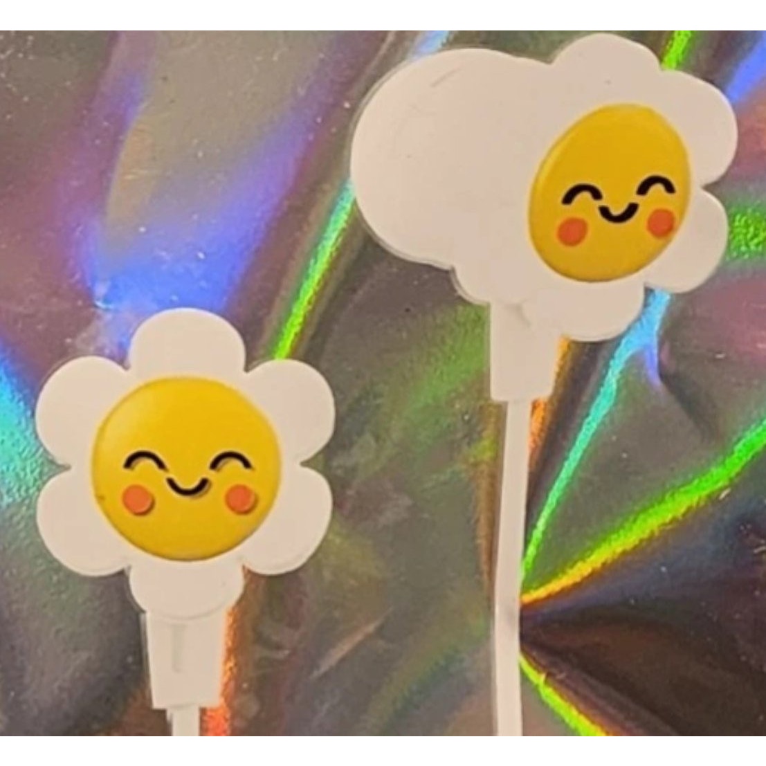 4‑PK GEMS “Flower Smiles Daisy” Novelty Wired Earbuds – Kids – White/Yellow