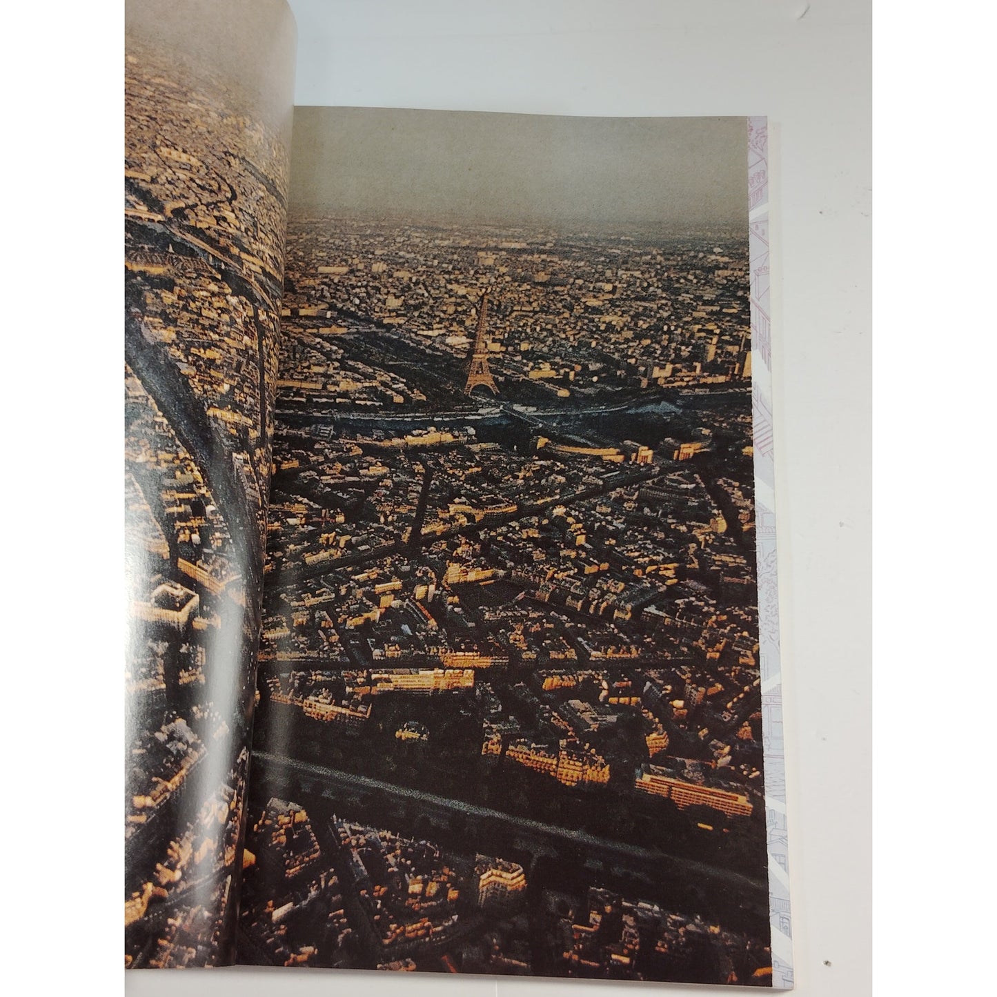 National Geographic Magazine – July 1972, Arab Past, Salamanders, Paris