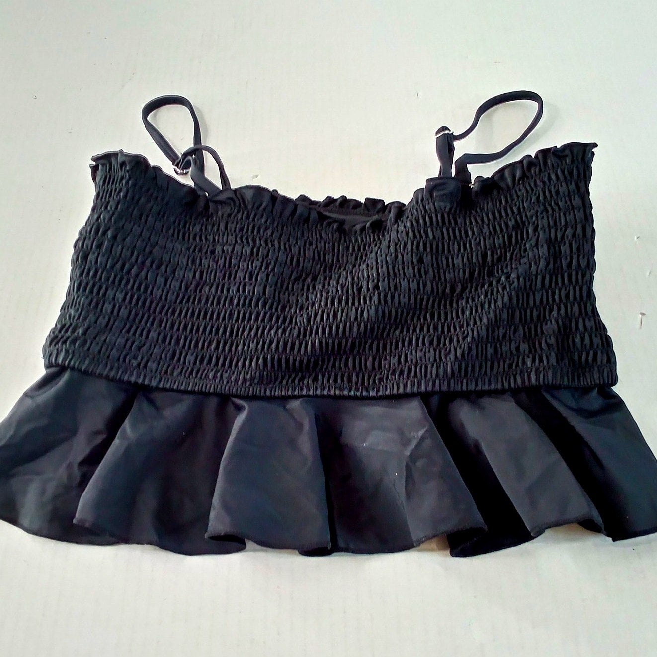 Cupshe Smocked Ruffle Hem Swimsuit Top Black M (8), Adjustable Straps