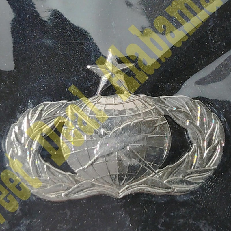 No Shine Insignia - Air Force Badge Pin: Publics Affairs Senior 1-3/4W x 1-1/8H