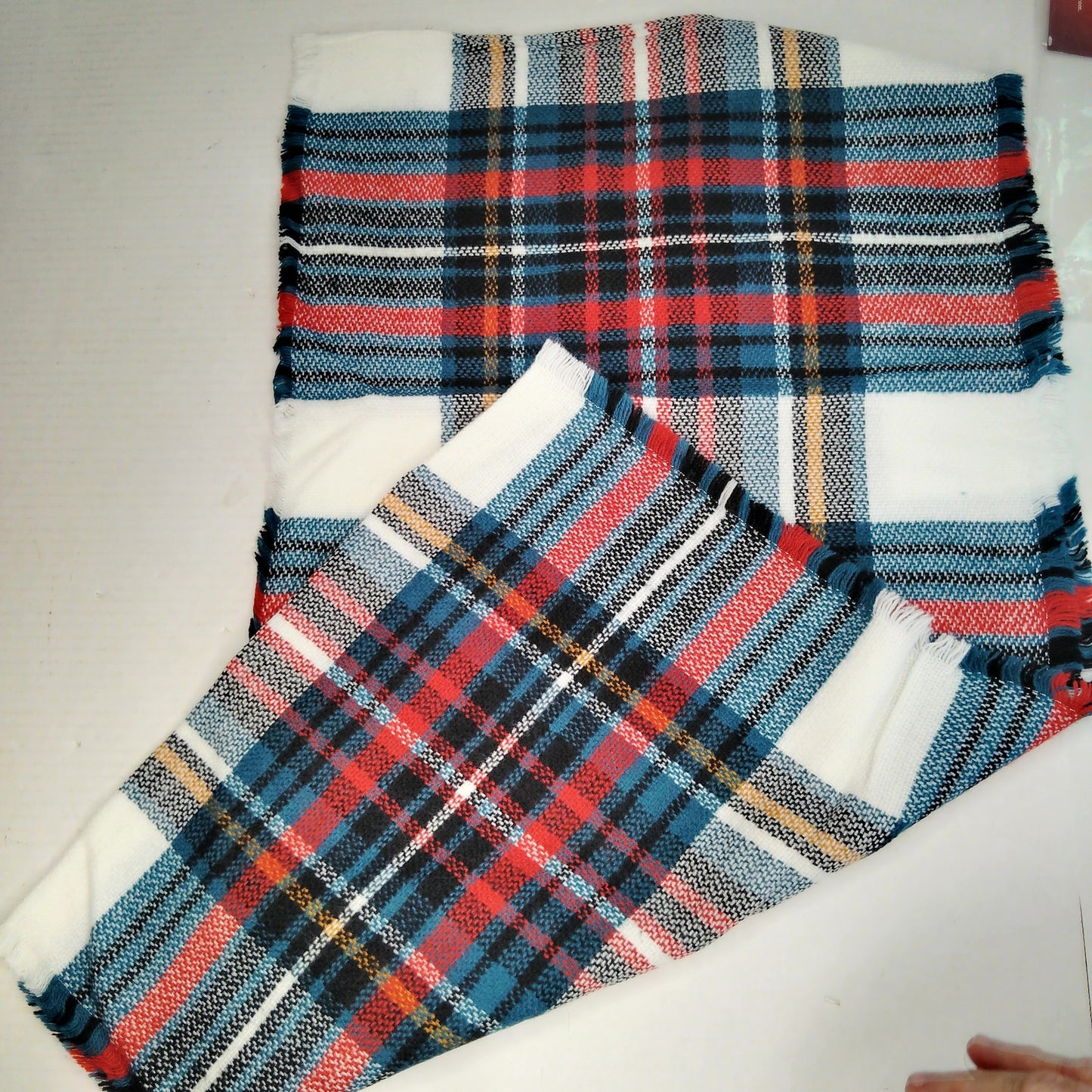 Lucky Leaf Loop Infinity Scarf Lightweight 100% Acrylic Red/Green Plaid Tasseled
