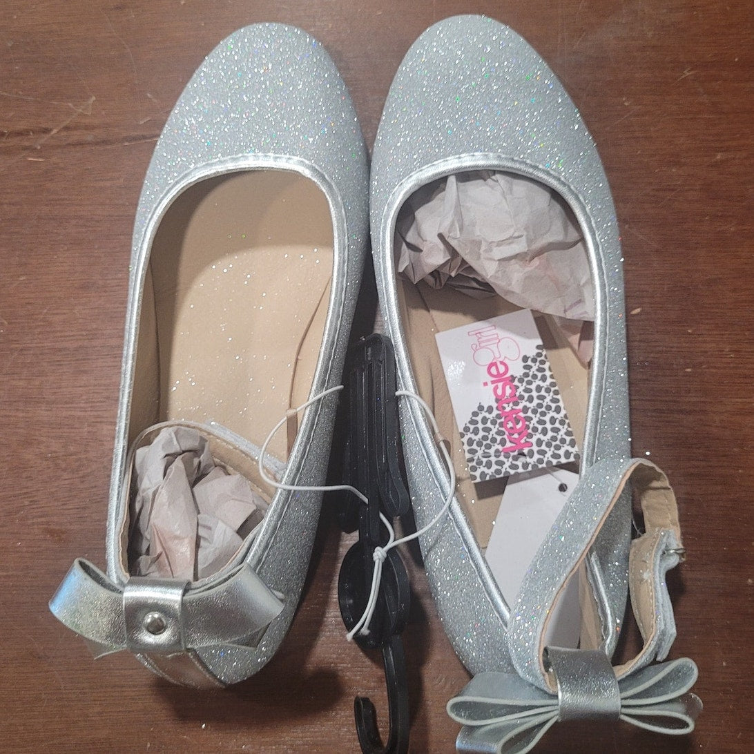 Kensie Girl Girls’ Silver Glitter Ballet Flats – Size 4 Big Kid