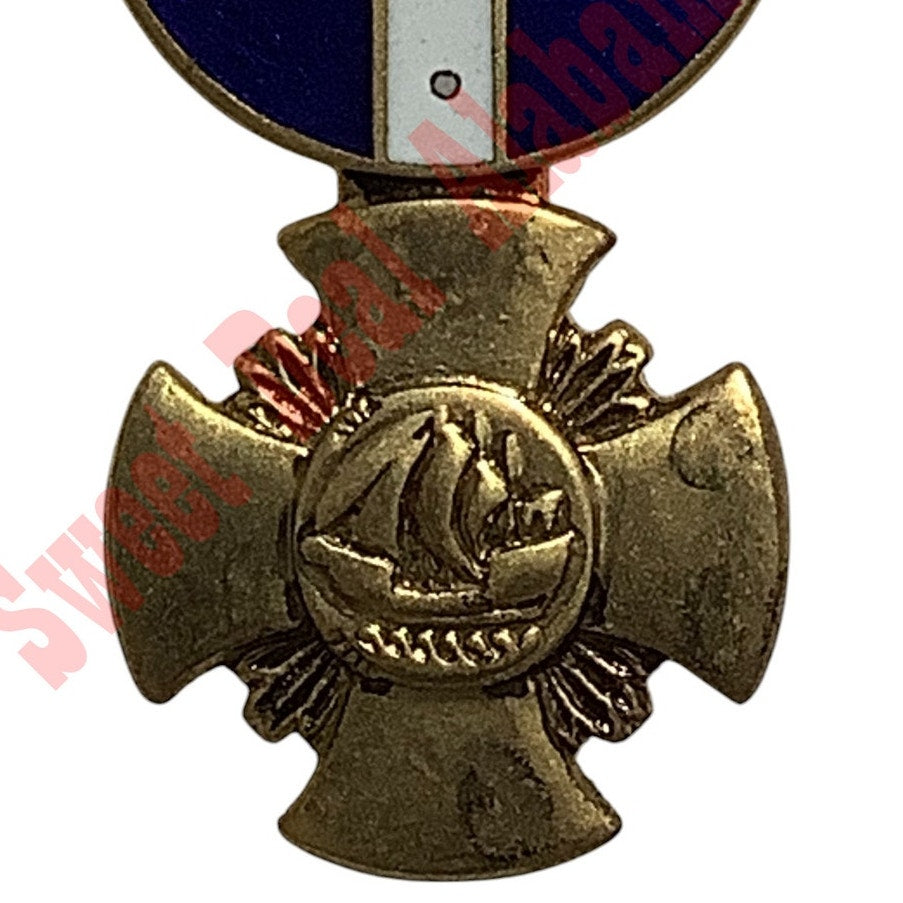 Navy Cross Medal, Mini, Hat or Lapel Pin 1-1/8"H x 5/8"W