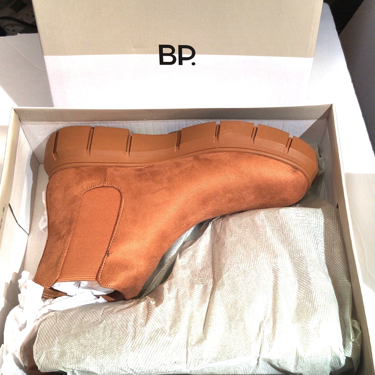 Nordstrom BP. Niya Lug Sole Chelsea Boot Tan – Women’s Size 10 - NIB