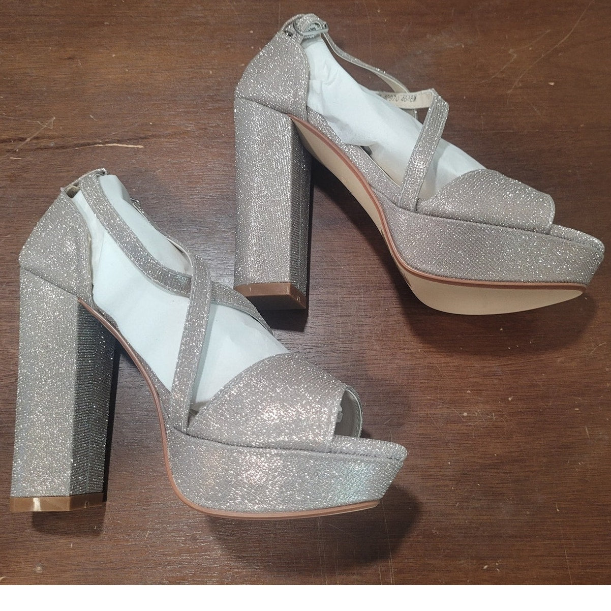 Touch Ups Chloe Women’s Sandal – Size 6, Champagne, 4-1/4" Heel