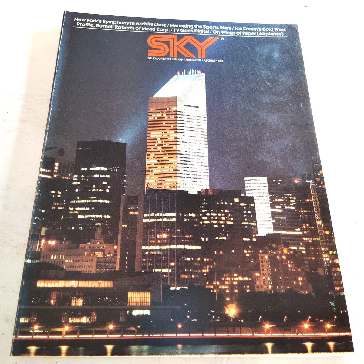 Delta SKY August 1985 In-Flight Magazine - Paper Airplanes, NYC Architecture