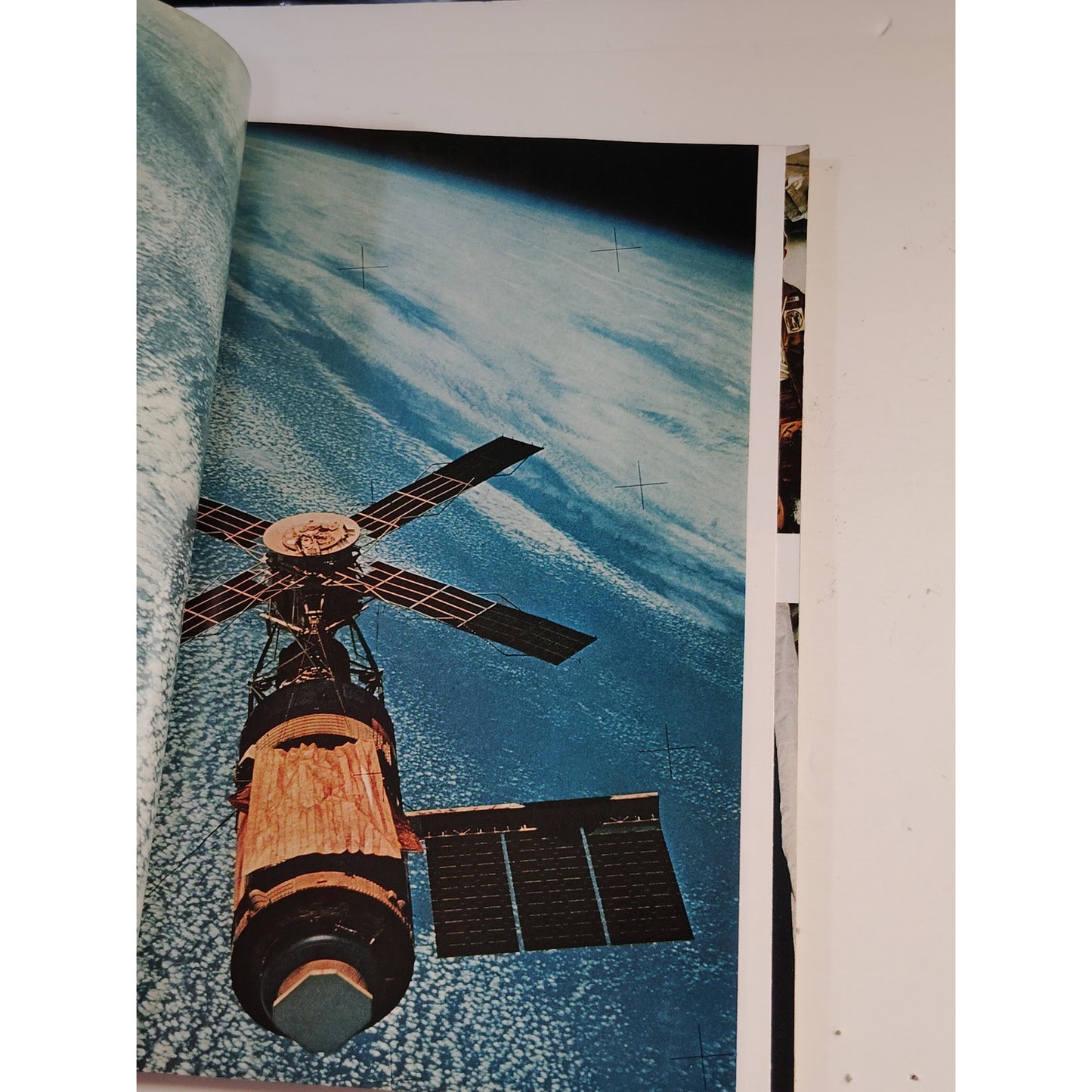 National Geographic Magazine – October 1974, Texas, Bhutan, Skylab, Plankton