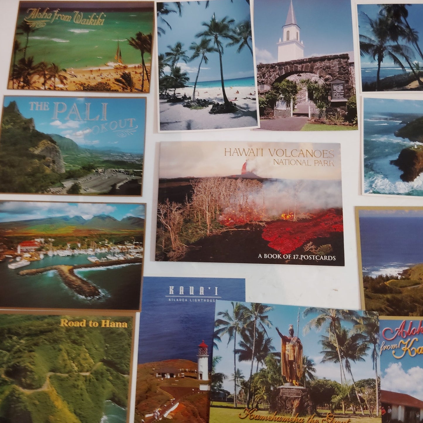 Vintage 2008 Hawaii Postcard Collection & Souvenir Postcard Book - 33 Unique Pcs