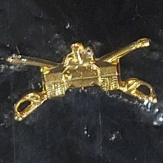 Armored Cavalry Insignia Pin, Gold, Crossed Cannon Barrels, 3/4"W x 3/8"H