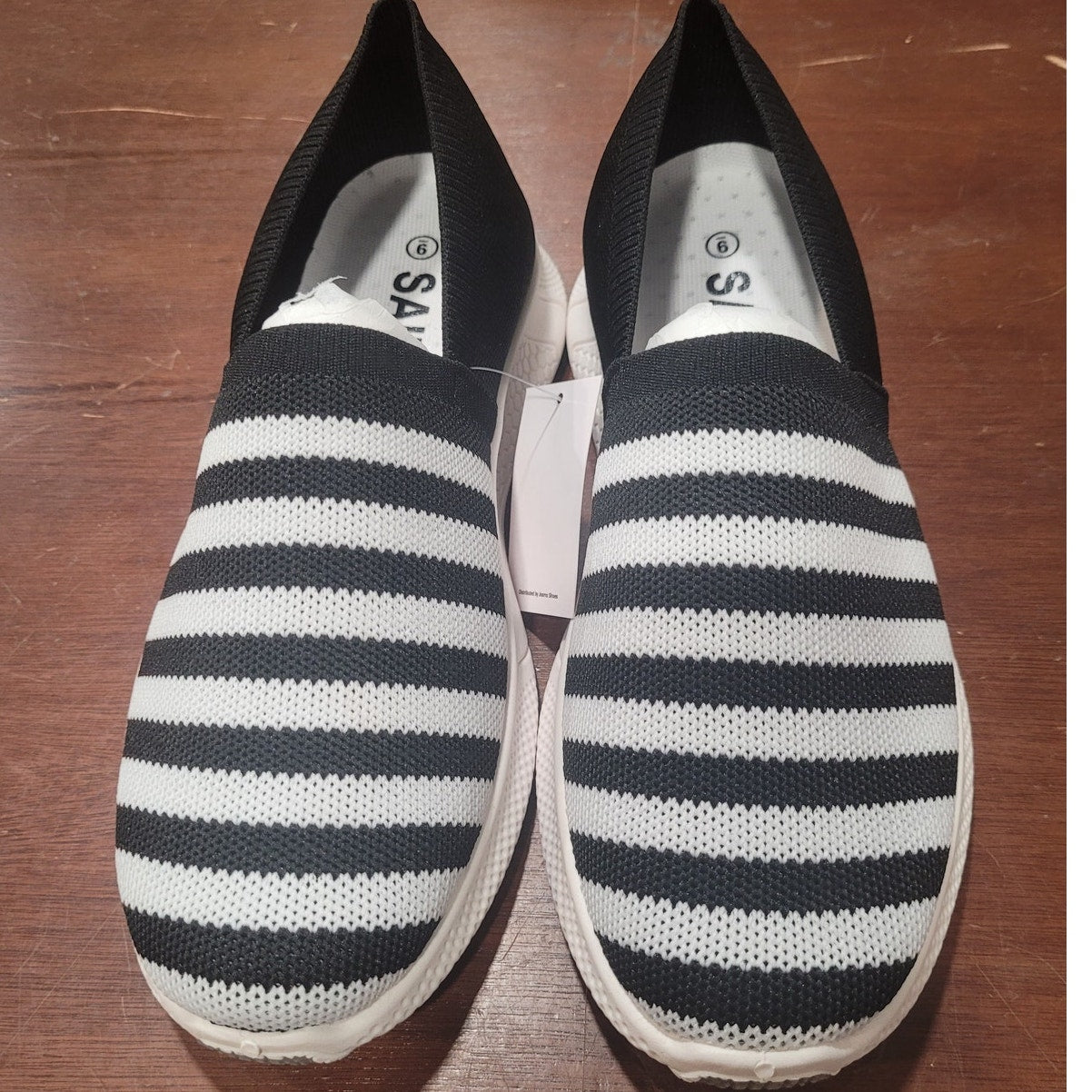 Sail Women’s Wave Slip-On Tennis Sneaker – Black, Size 9