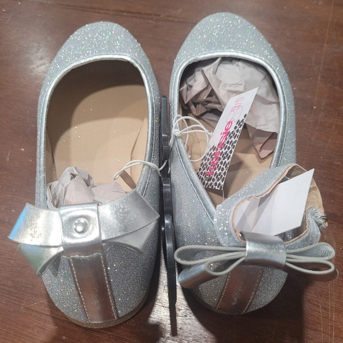 Kensie Girl Girls’ Silver Glitter Ballet Flats – Size 4 Big Kid