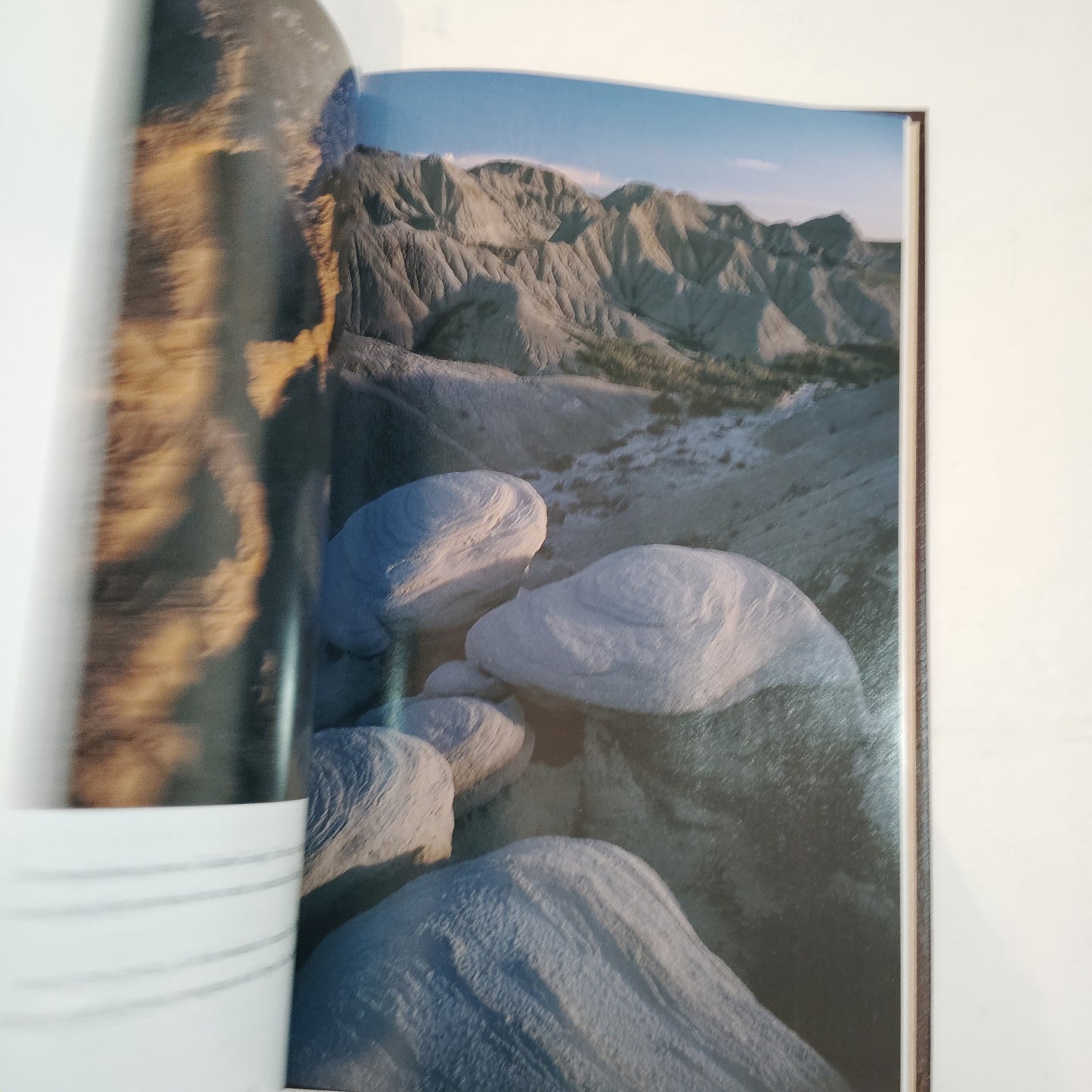 America's Back Roads & Byways National Geo DLX Hardcover Edition – Vintage 2000