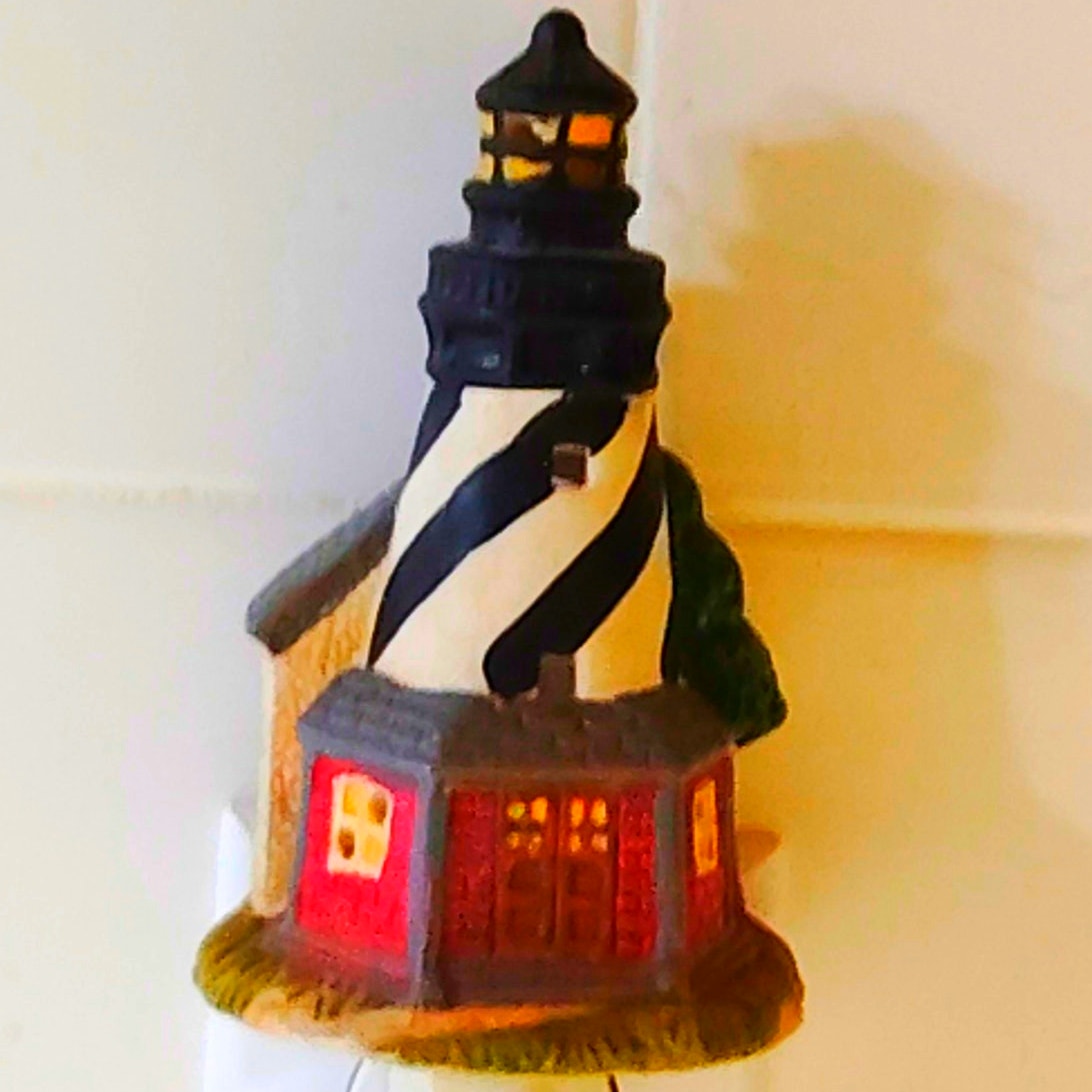 VTG Cape Hatteras Lighthouse Ceramic Nightlight 5" Plug-In Hand Painted