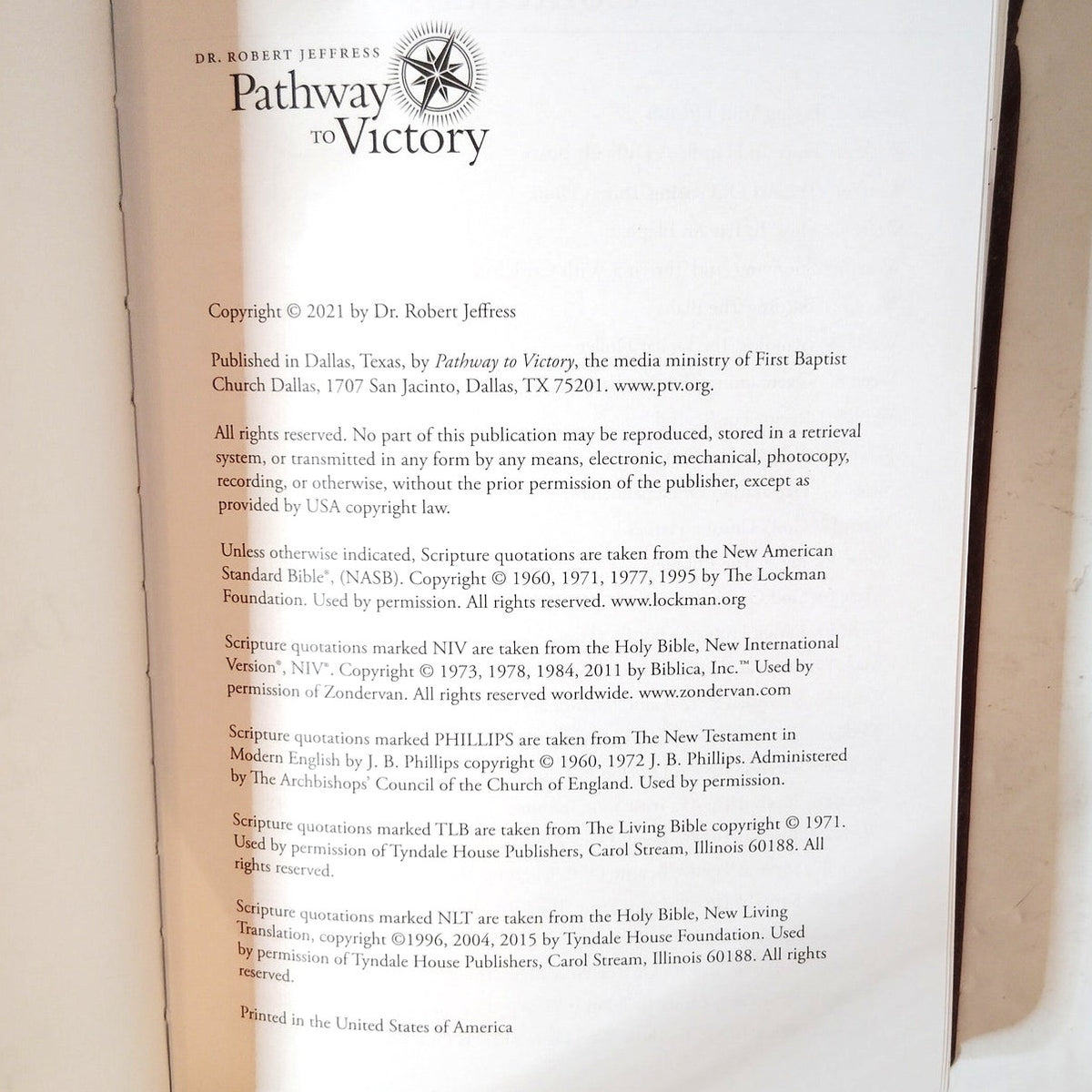 Pathway to Victory Daily Devotional Dr. Robert Jeffress 2021 Burgundy Leather