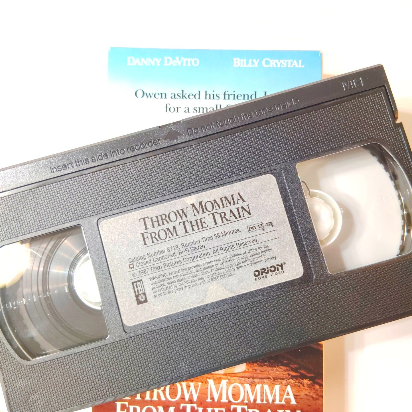 Throw Momma from the Train VHS 1987 Danny DeVito Billy Crystal Dark Comedy