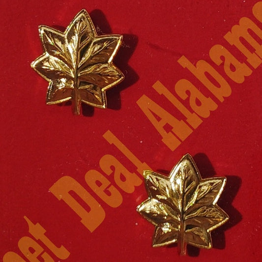 Vanguard Collar Device Pin: Major, Golden Oak Leaves, 3/4"H x 5/8"W