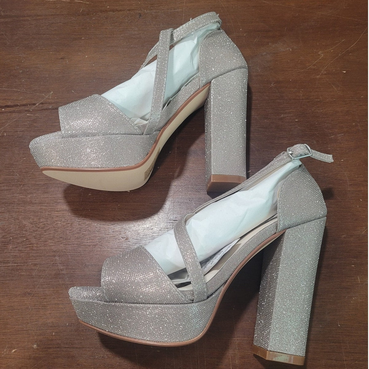 Touch Ups Chloe Women’s Sandal – Size 6, Champagne, 4-1/4" Heel