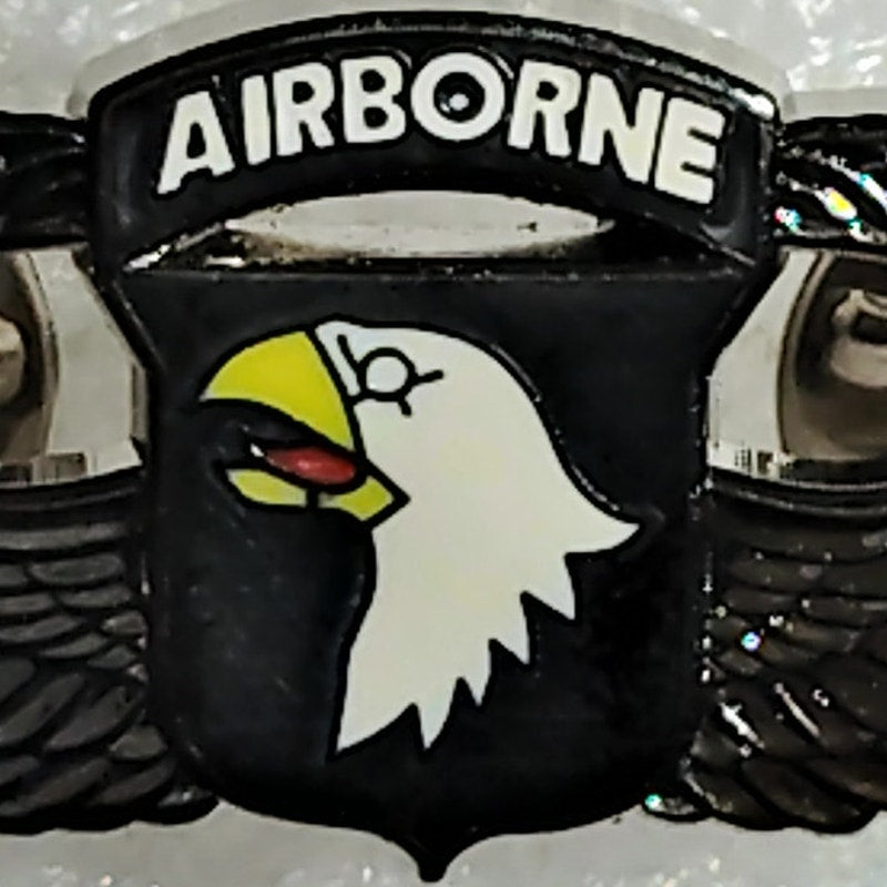 101st Airborne “Screaming Eagles” Wings Hat Lapel Pin, Enamel, 1‑1/4"H × 5/8"W