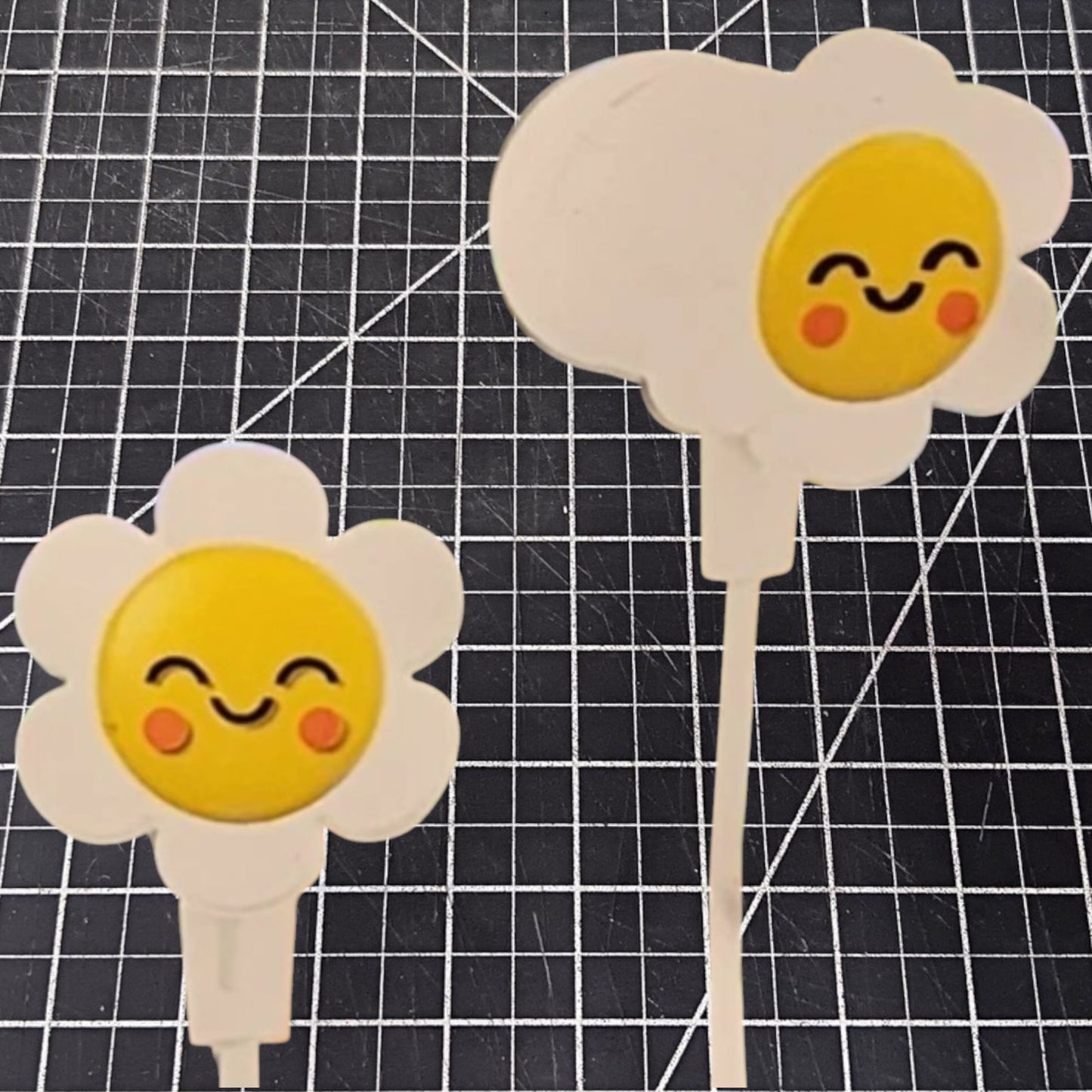 4‑PK GEMS “Flower Smiles Daisy” Novelty Wired Earbuds – Kids – White/Yellow