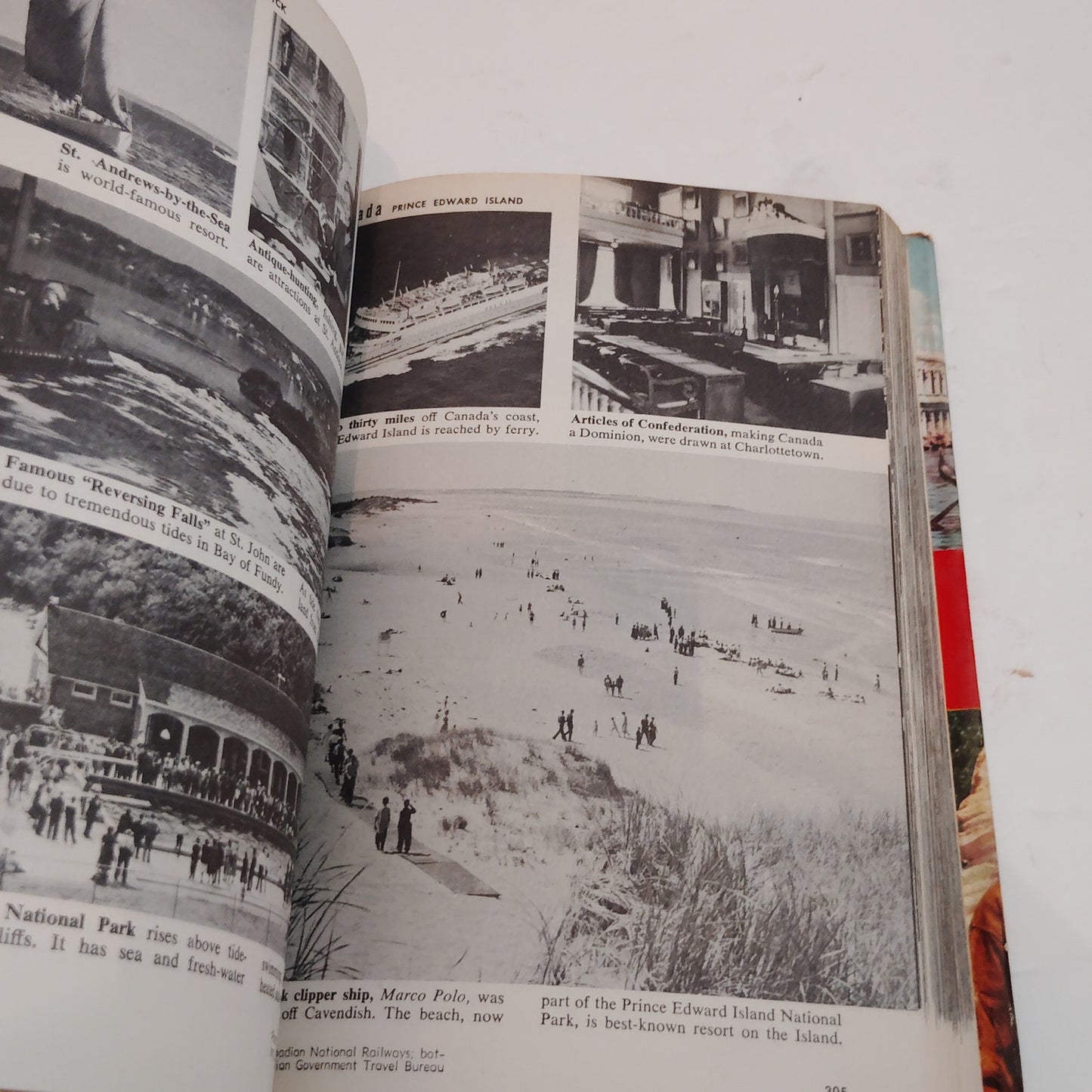 Around the World in 2000 Pictures 1959 Hardcover Excellent Condition Doubleday