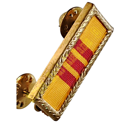 Pin - Vietnam Presidential Unit Citation, Large Leaf Gold Frame 9/16"H x 1-1/2"W