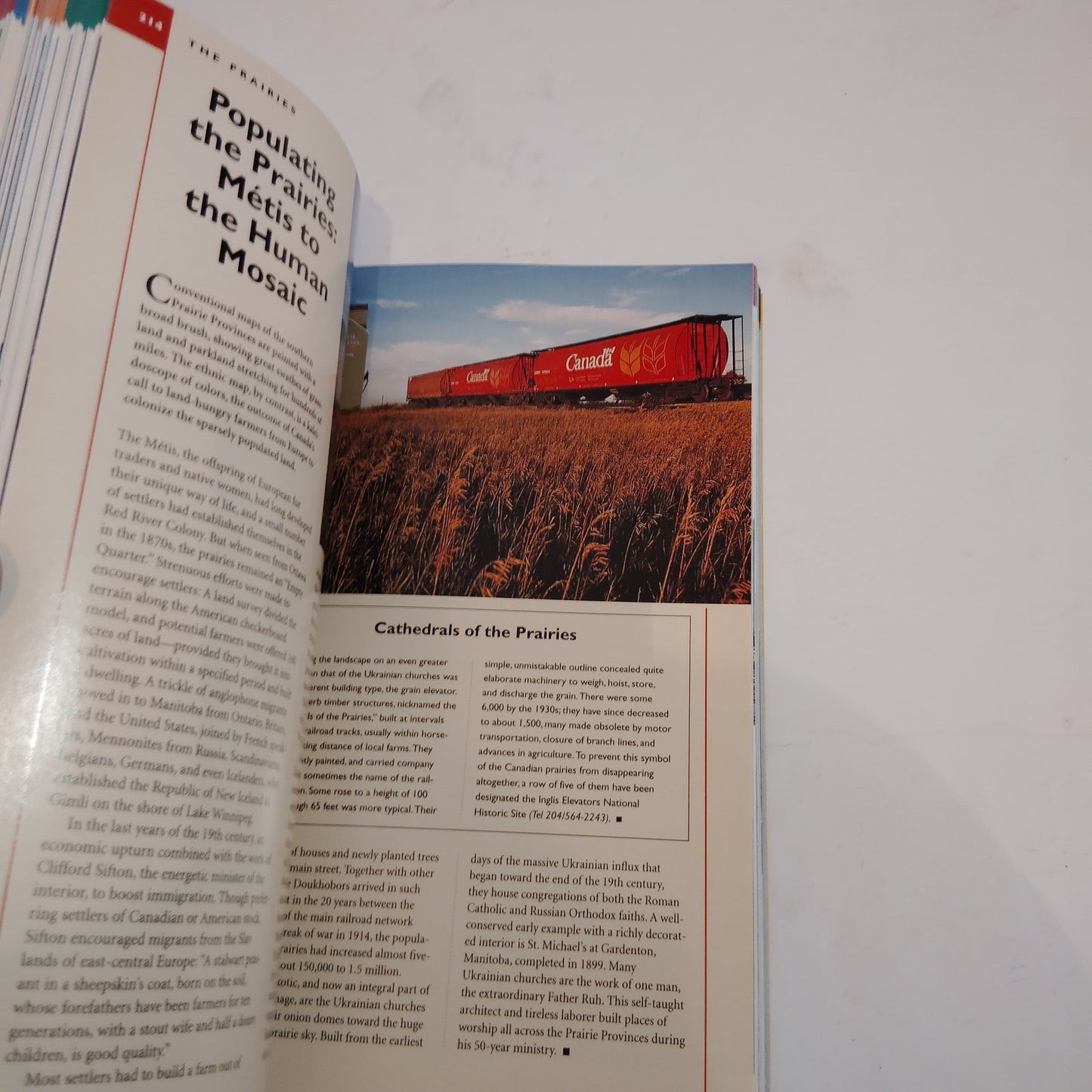 National Geographic Traveler Canada - Vintage 1999 Edition Paperback Guidebook
