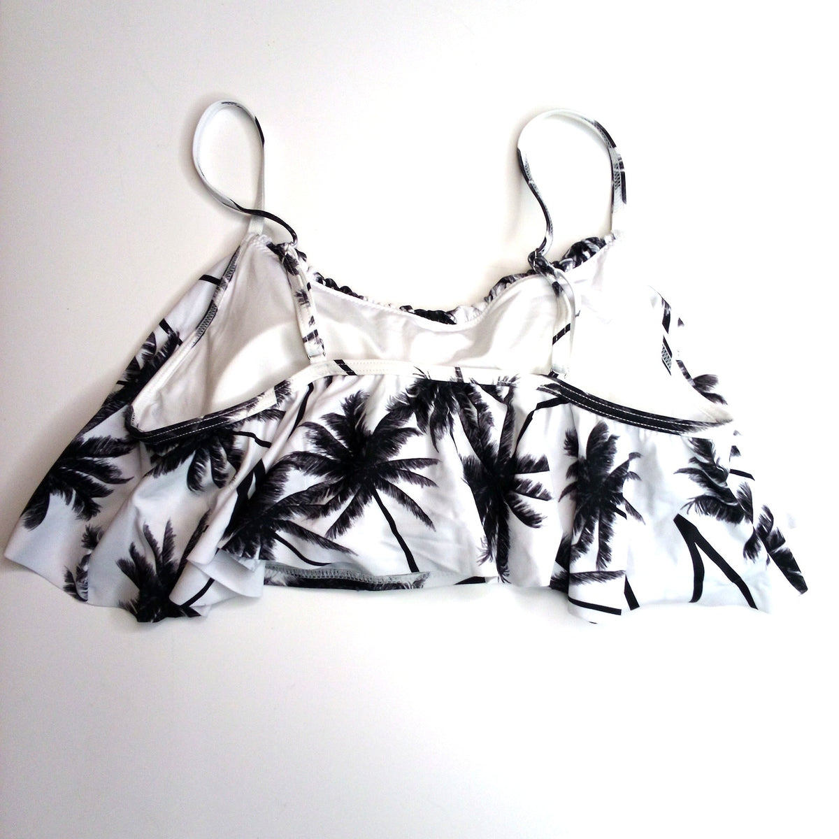 B&W Palm Tree Ruffled Bikini Top Swimwear L - New Without Tags