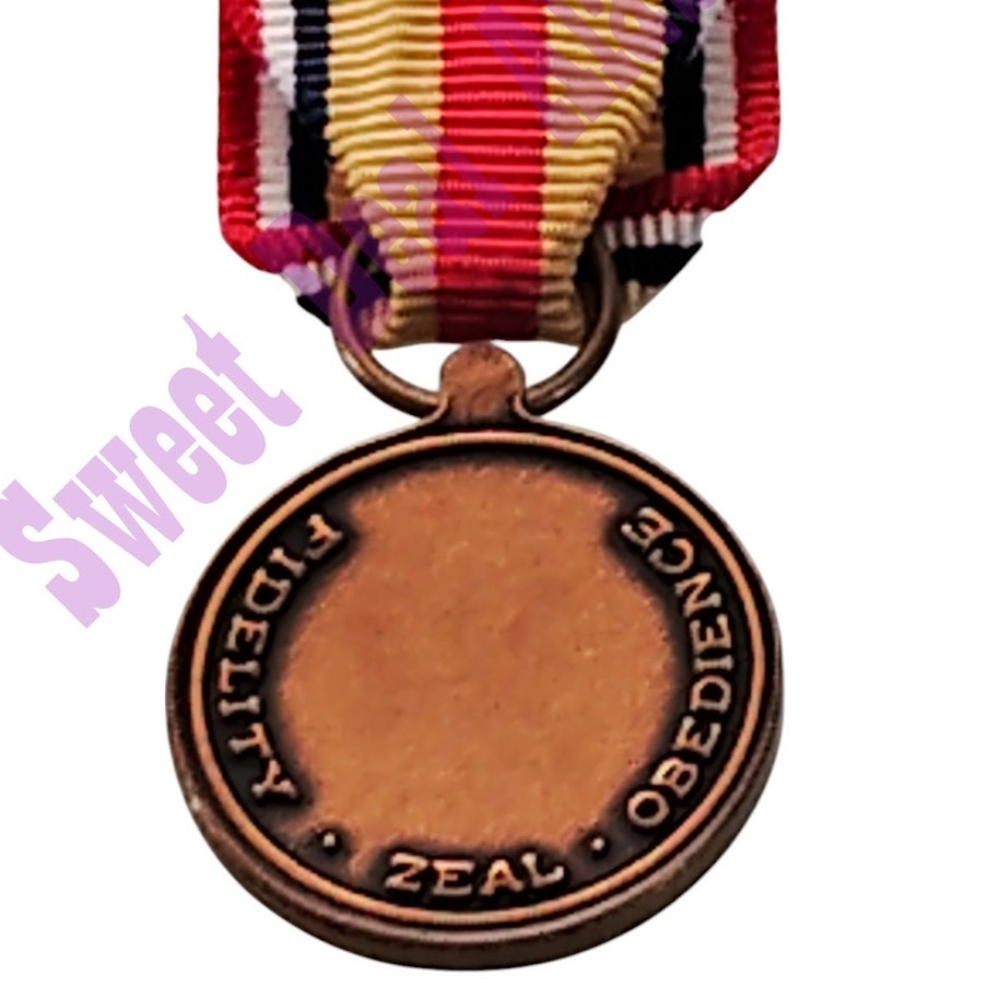 Marine Corps Selected Reserve Mini Medal (3/4"D) Ribbon (3/4"W) Overall 2-1/4"H