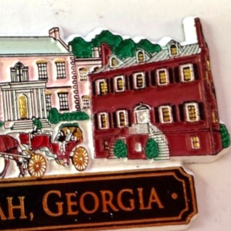 Savannah Georgia 3D Molded Rubber Magnet Historic Streetscape Carriage 3‑3/4"